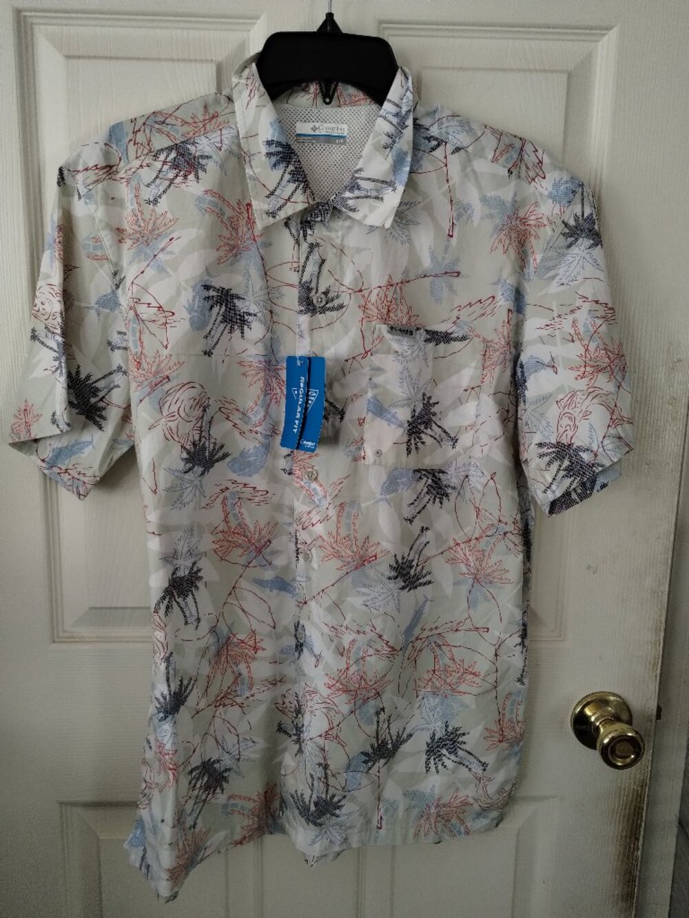 Columbia men's white" Majestic Catch" tropical short sleeve shirt,size-S/P,NWT